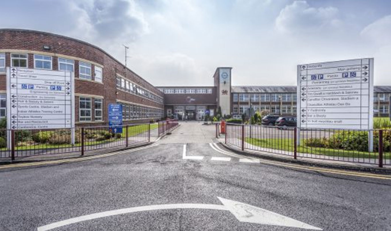 The front Deeside College from the roundabout looking towards the main entrance